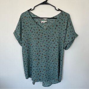 FLORAL V-NECK T-SHIRT